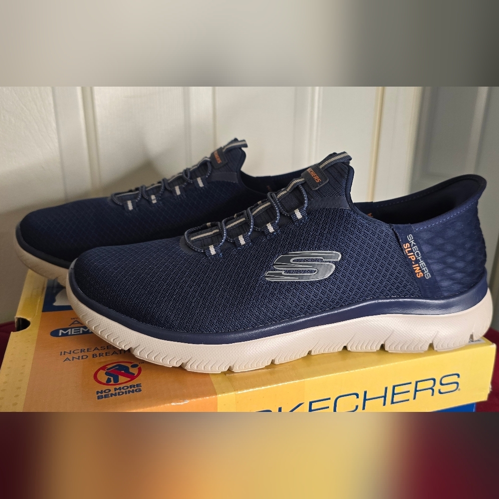Skechers Hands Free Slip-ins: Summits - High Range Mens Size 11.5 Wide Navy